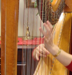 harpist-hands-pic-2-for-end-of-blog